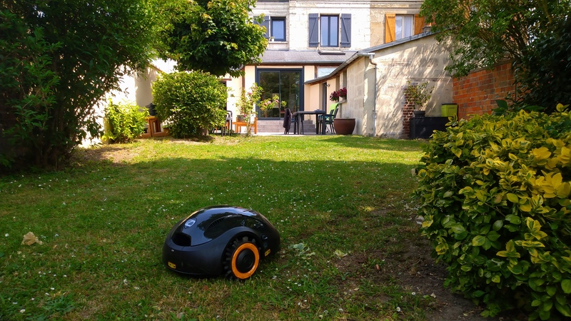 robots-jardins-services-vente-de-tondeuse-robot-automatique-aisne-photo-realisation-19